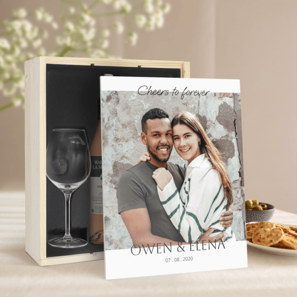 Bestel Wijnpakket met glas - Maison de la Surprise Syrah (Bedrukte deksel) met eigen foto