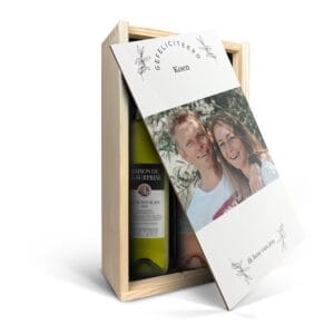 Bestel Wijnpakket in bedrukte kist - Maison de la Surprise - Syrah en Sauvignon Blanc met eigen foto