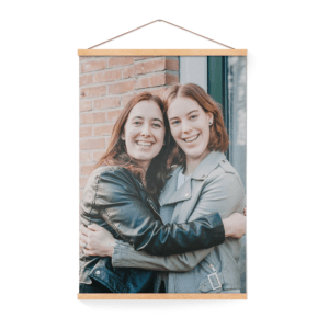 Bestel Gepersonaliseerde poster met houten posterhanger 40x50 met eigen foto