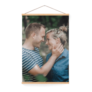 Bestel Gepersonaliseerde poster met houten posterhanger 50x70 met eigen foto
