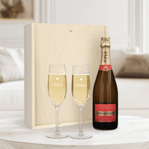 Bestel Champagnepakket met gegraveerde glazen - Piper Heidsieck Brut (750ml) met eigen foto