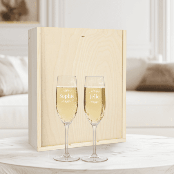 Bestel Champagnekist met gegraveerde glazen - flutes met naam met eigen foto
