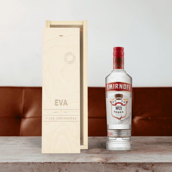 Bestel Vodka in gegraveerde kist - Smirnoff met eigen foto