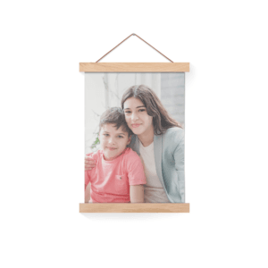 Bestel Gepersonaliseerde poster met houten posterhanger 20x30 met eigen foto