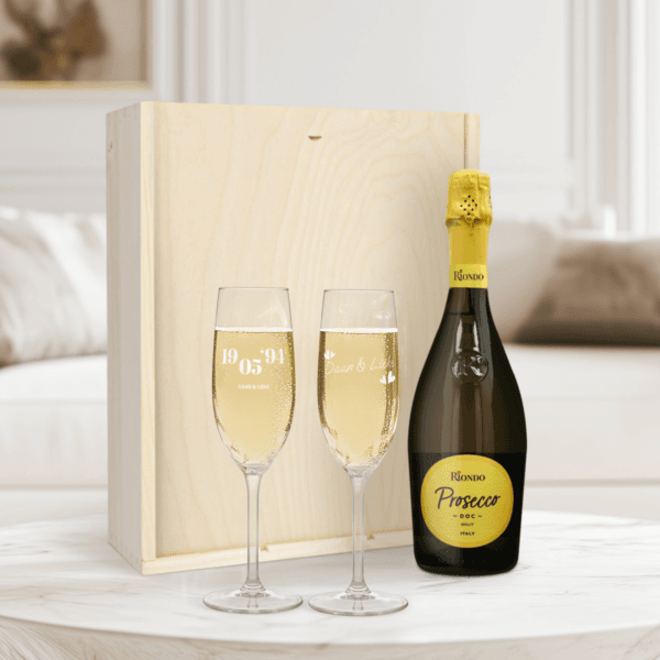 Bestel Champagnepakket met gegraveerde glazen - Riondo Prosecco Spumante met eigen foto