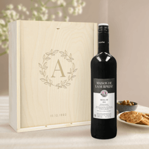 Bestel Wijnpakket in gegraveerde kist - Maison de la Surprise - Merlot