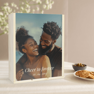 Bestel Bedrukte houten kist voor een fles en 2 witte wijnglazen met eigen foto