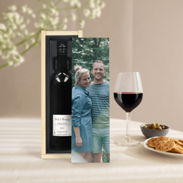 Bestel Wijn in bedrukte kist - Belvy - Rood met eigen foto