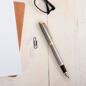 Bestel Parker - IM - Vulpen graveren - Links (Geborsteld metaal) met eigen foto