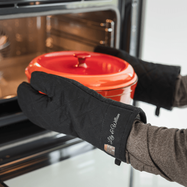 Bestel Ovenwanten bedrukken - Zwart met eigen foto