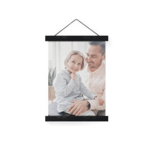 Bestel Gepersonaliseerde poster met zwarte posterhanger 20x30 met eigen foto