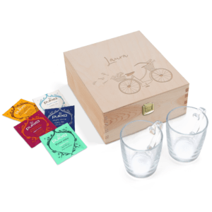 Bestel Houten theedoos graveren met twee glazen en vier verschillende theesoorten met eigen foto