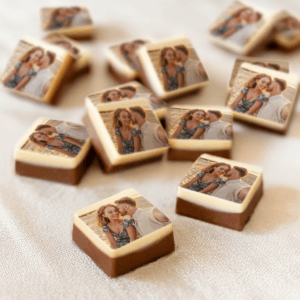 Bestel Chocolade traktatie met foto - 25 stuks - Vierkant met eigen foto