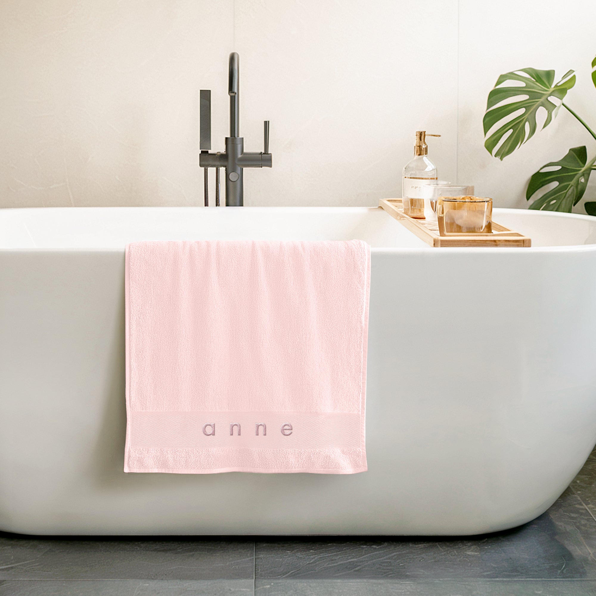 Bestel Handdoek borduren - Roze met eigen foto