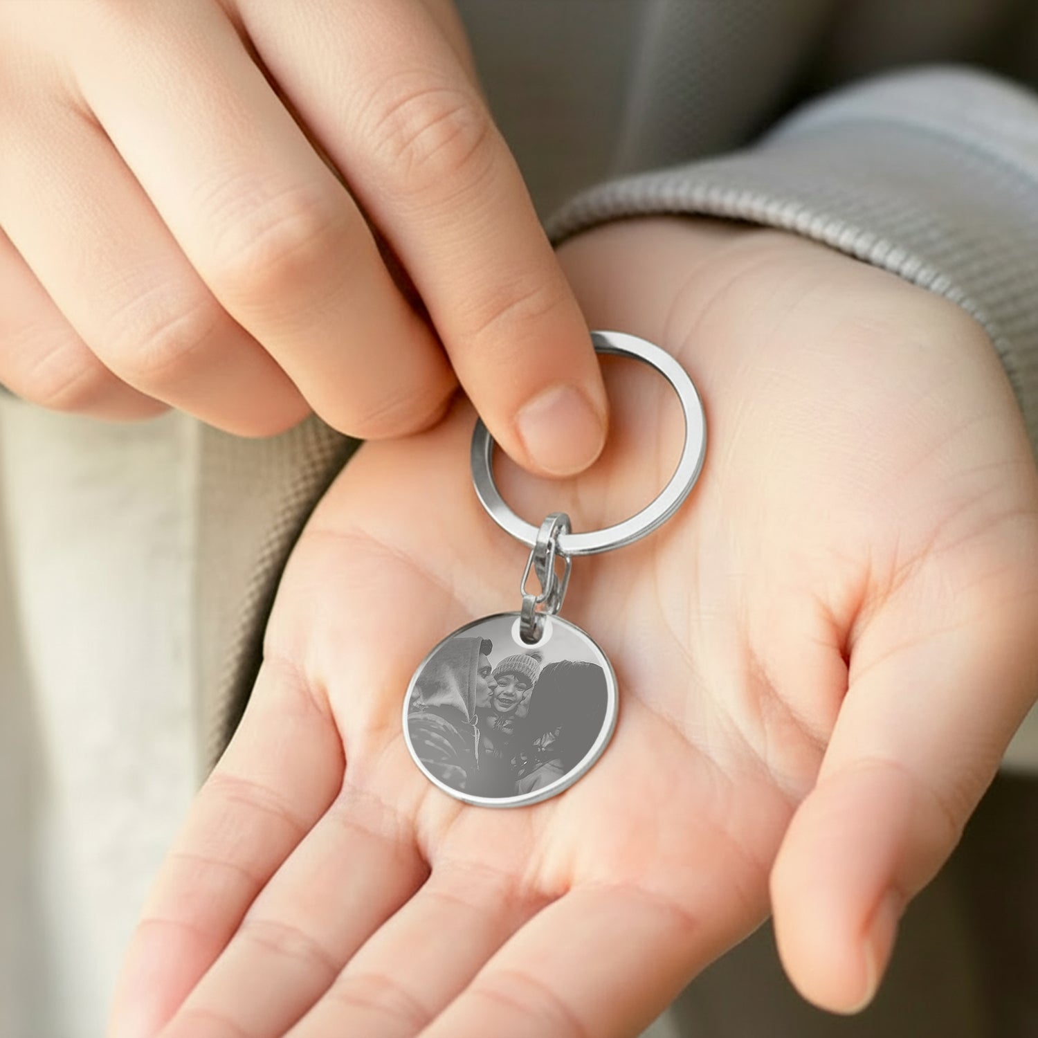 Bestel Gepersonaliseerde foto sleutelhanger - cirkel - Zilver met eigen foto