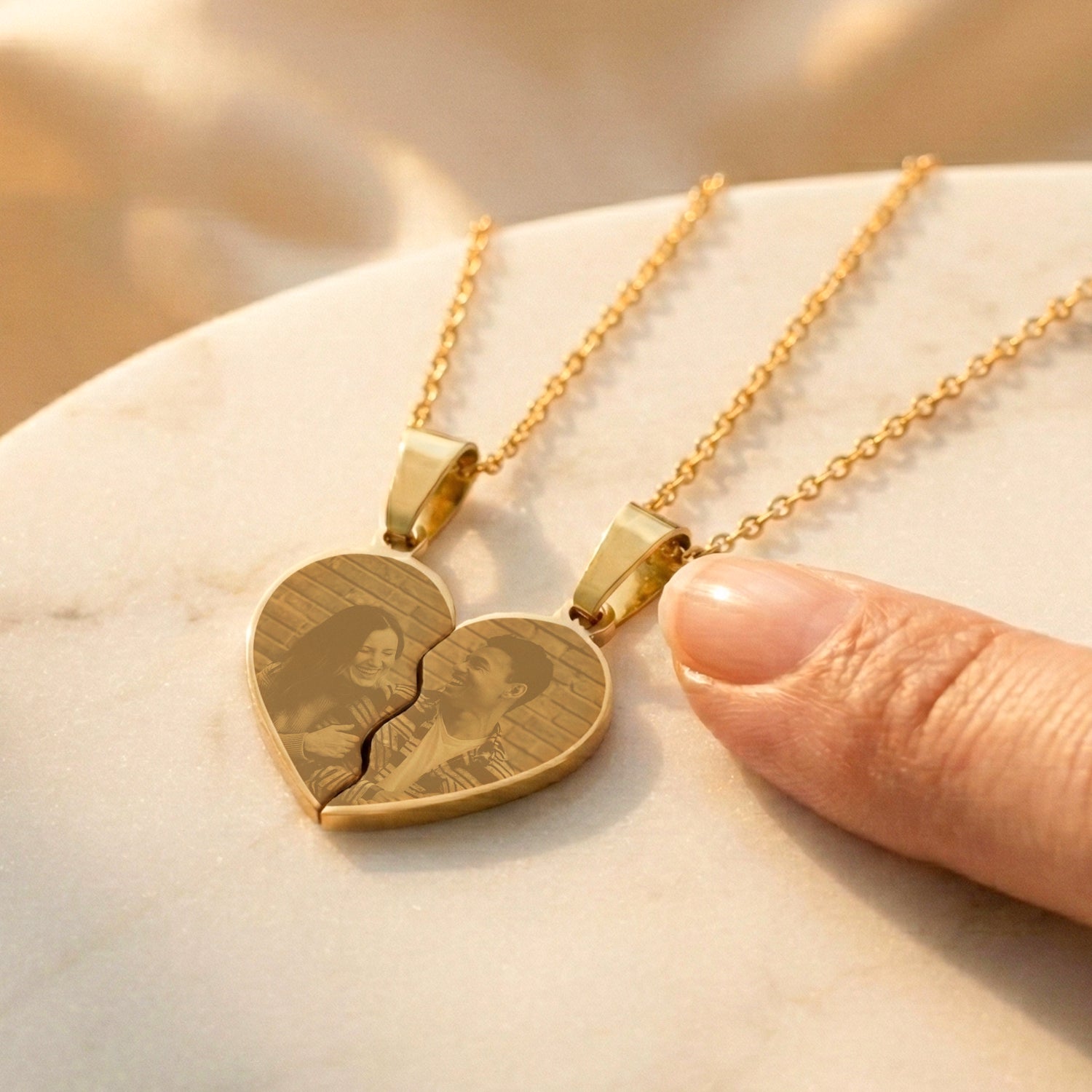 Bestel Gepersonaliseerde foto hanger - Gebroken hart - Goud met eigen foto