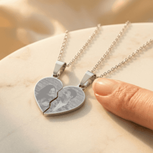 Bestel Gepersonaliseerde fotohanger - gebroken hart - Zilver met eigen foto